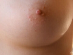 Incroyable, Nana, Gode, Masturbation, Public, Solo, Nénés, Jouets