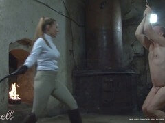 Sadomasoquismo, Amarrada, Botas, Dominacion femenina, Humillación, Cuero, Castigada, Esclavo