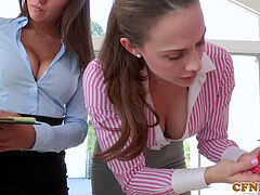 Naakte man aangeklede vrouw, Hondjeshouding, Vrouw, Dominante vrouw, Trio