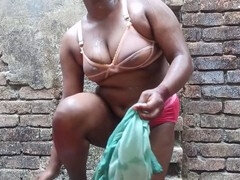 18 años, Beso negro, Tía, Cuarto de baño, Muñeca, Indio, Al aire libre, Solo