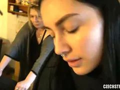 Mamada, Morena, Checa, Penetracion con dedos, Pov, Cabello corto, Sexo soft, Tatuaje