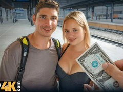 Blond, Bedriegen, Hardcore, Natuurlijke tieten, Naakt, Kut duiken, Geschoren, Trein