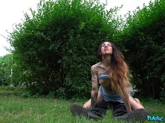 Amateur, Grosse bite, Sucer une bite, Brunette brune, Talons, De plein air, Piercing, Tatouage