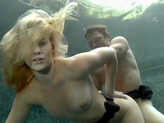 Blondine, Hardcore, Unter wasser