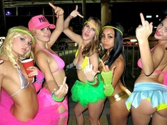 Большая жопа, Минет, Собачьи, Две девушки, Натуральные сиськи, Оргии, Молоденькие, Сиськи