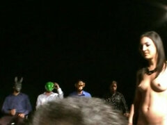 Perra, Morena, Público, Afeitado, Tetas