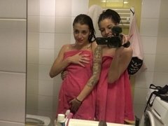 Culo, Mamada, Estilo perrito, Pajear, Puta, Tatuaje, Tetas, Gemelos