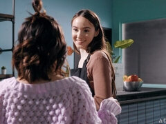 Morena, Besar, Lencería, Coño, Afeitado, Flaco, Estriptis, Adolescente