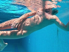 Rubia, Novia, Piscina, Coño, Ruso, Flaco, Adolescente, Tetas