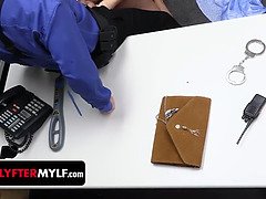 За кулисами, Большие сиськи, Постарше, Доминирование, Пальцем, Хд, Стриптиз, Табу