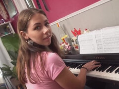 18 ans, Nana, Beauté, Gros seins, Sucer une bite, Brunette brune, Pov, Adolescente