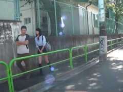 Leie, Blasen, Braunhaarige, Schulmädchen, Strümpfe, Flotter dreier, Titten, Spielzeuge