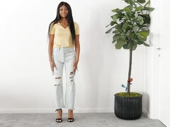 Noire, Sucer une bite, Brunette brune, En levrette, Noir ébène, Branlette thaïlandaise, Dénudage, Adolescente