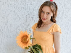 Leie, Arsch, Masturbation, Kurzes haar, Solo, Entkleiden, Jungendliche (18+), Titten