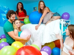 Большие сиськи, Поцелуи, Мастурбация, Вечеринка, Киски, Рыжие, Стриптизерша, Молоденькие