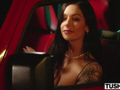 Anal, Grosse bite, Sucer une bite, Tir de sperme, Gorge profonde, Mère que j'aimerais baiser, Orgasme, Tatouage