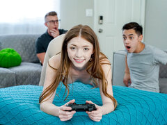 18 jaar, Pijpbeurt, Pompom meid, Hondjeshouding, Dubbele penetratie, Mager, Tiener, Tieten likken