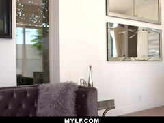 Anaal, Grote kont, Grote mammen, Pijpbeurt, Bruinharig, Stel, Handbeurt, Tieten likken