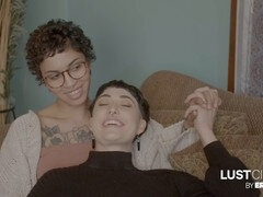 Blasen, Kino, Paar, Fingern, Küche, Lesbisch, Orgie, Titten