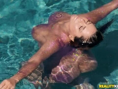 Culo, Mamada, Corridas, Polla, Latina, Al aire libre, Piscina, Montar