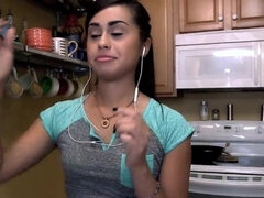 Grosse bite, Gros seins, Brunette brune, Queue, Grossier, Branlette thaïlandaise, Domestique, Petite femme