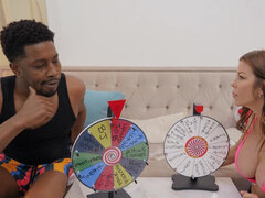 Arsch, Grosser arsch, Grosse titten, Braunhaarige, Paar, Kehlenfick, Natürlichen titten, Rasiert