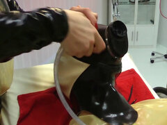 Enthousiasteling, Bondage discipline sadomasochisme, Blond, Gebondenheid, Bruinharig, Latex, Straf