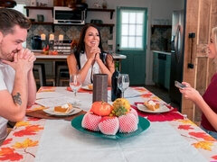 Dormitorio, Tetas grandes, Mamada, Morena, Estilo perrito, Pajear, Madres para coger, Trio