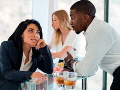 Grosse bite, Sucer une bite, En levrette, Interracial, Seins naturels, Maigrichonne, Adolescente, Nénés