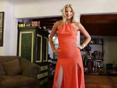 Américain, Blonde, Sucer une bite, Tir de sperme, Faciale, Seins naturels, Fumer, Tatouage