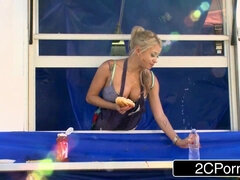 Blondine, Vollbusig, Schwanz, Spassig, Hd, Öffentlich, Realität, Spielzeuge