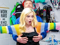 18 jaar, Grote kont, Grote lul, Hondjeshouding, Reusachtig, Rijden, Tiener, Tieten likken