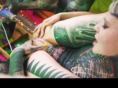 Bubbly Anuskatzz at lesbian threesome porn