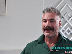 Массаж, Странности