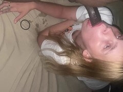 18 jahre, Flasche, Aufs gesicht abspritzen, Handjob, Lecken, Orgasmus, Muschi, Ablutschen