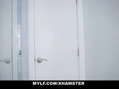 Culo, Cuarto de baño, Mamada, Morena, Mamá, Coño, Hijo, Madrastra