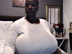 Huge Ebony Ssbbw Showing Huge Ass