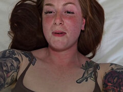 18 ans, Gros cul, Masturbation, Petite femme, Rousse roux, Rasée, Étudiant, Adolescente