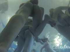 Leie, Grosse titten, Blondine, Masturbation, Orgie, Pool, Jungendliche (18+), Unter wasser