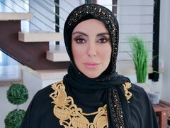 Arabisch, Grote mammen, Handbeurt, Interraciaal, Likken, Moeder die ik wil neuken, Geschoren, Strippen