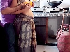 デカ尻, インド人, キス, キッチン, 乳首, オマンコ, スラップ, フェラする