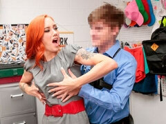 Grote kont, Grote lul, Grote mammen, Pijpbeurt, Hondjeshouding, Masturbatie, Kantoor, Roodharige vrouw