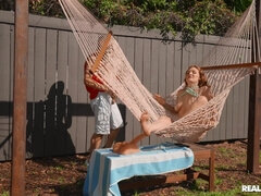 Спальня, Минет, Затыкание рта, Межрасовый секс, Мастурбация, Натуральные сиськи, Рыжие, Подглядывание