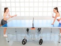 Doigter, Embrassement, Lesbienne, Léchez, Masturbation, Dénudage, Tatouage, Adolescente