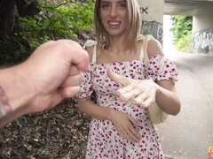 18 jahre, Grosser arsch, Grosse titten, Blasen, Hundestellung, Geld, Pov, Jungendliche (18+)