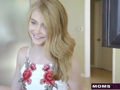 Rubia, Morena, Atrapados, Hd, Madres para coger, Mamá, Pov, Adolescente