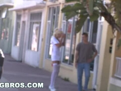 Blondine, Geile alte tussi, Milf, Mutti, Krankenschwester, Öffentlich, Schwedisch, Titten