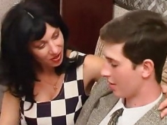 Brunette brune, Mère que j'aimerais baiser, Maman, Russe, Secrétaire, Séduite, Jarretelles