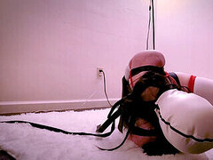 Bondage discipline sadomasochisme, Gebondenheid, Kokhalzen, Masker, Masturbatie, Speelgoed