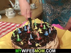 Большие сиськи, Измена, Огромные размеры, Зрелые, Кричащие, Молоденькие, Сиськи, Жена